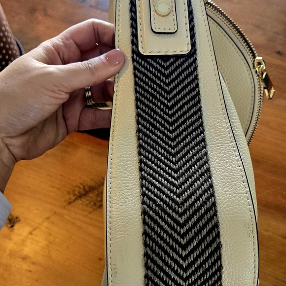 Marc Jacobs Light Gray Crossbody Bag - Picture 3 of 6